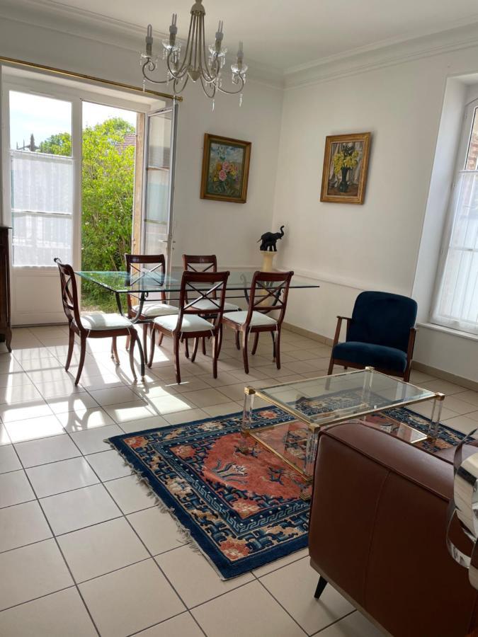 Gite Les Minimes Avallon Esterno foto