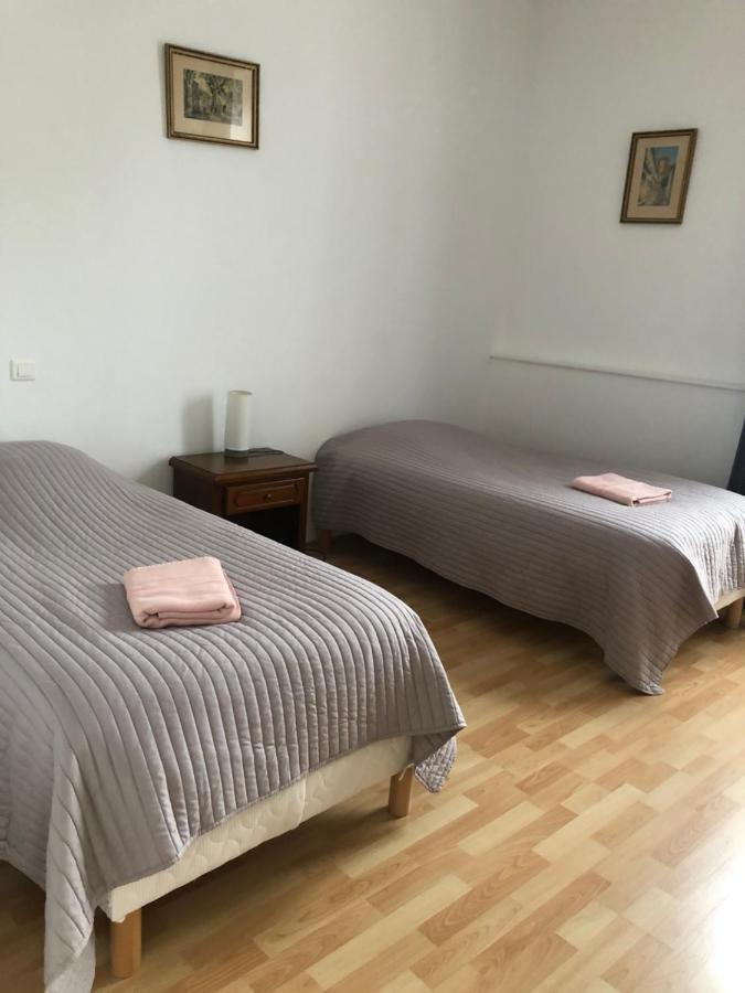 Gite Les Minimes Avallon Esterno foto