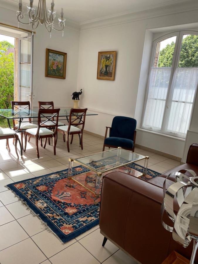 Gite Les Minimes Avallon Esterno foto