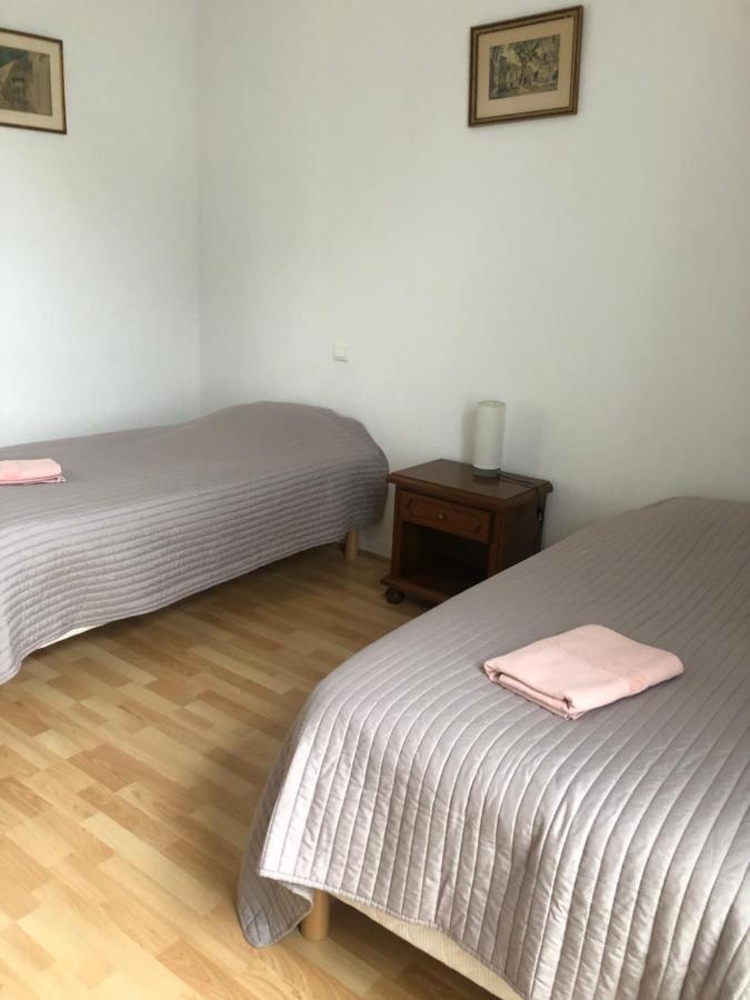 Gite Les Minimes Avallon Esterno foto