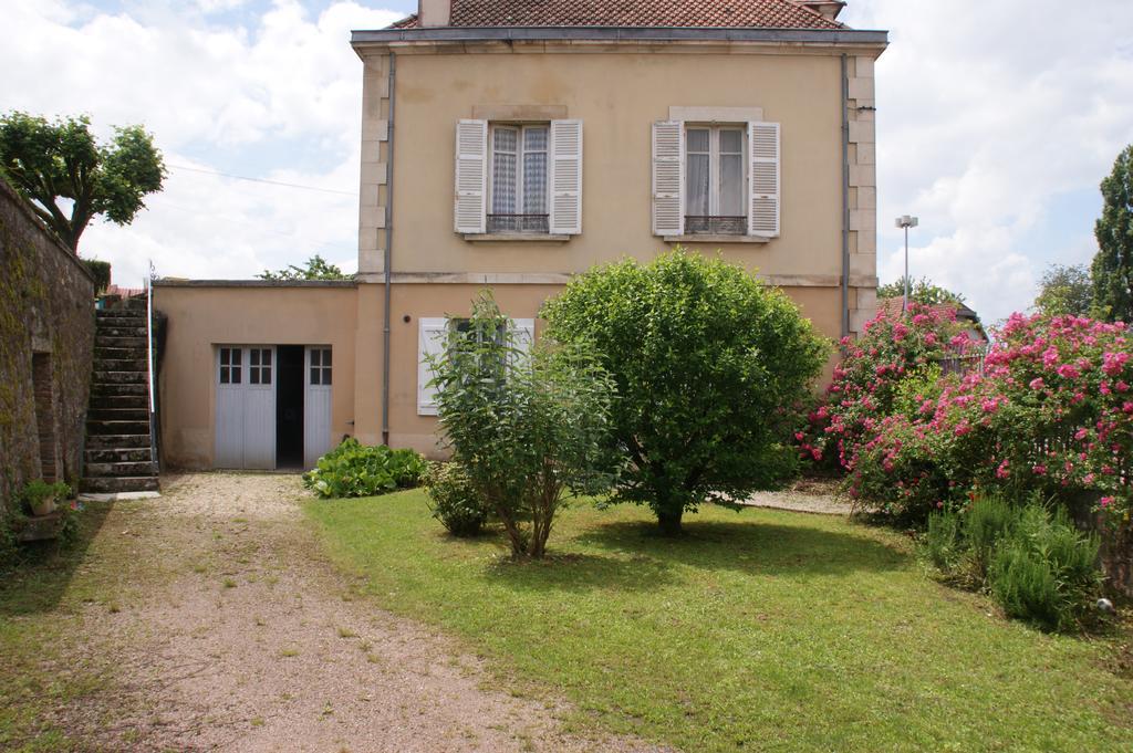 Gite Les Minimes Avallon Esterno foto