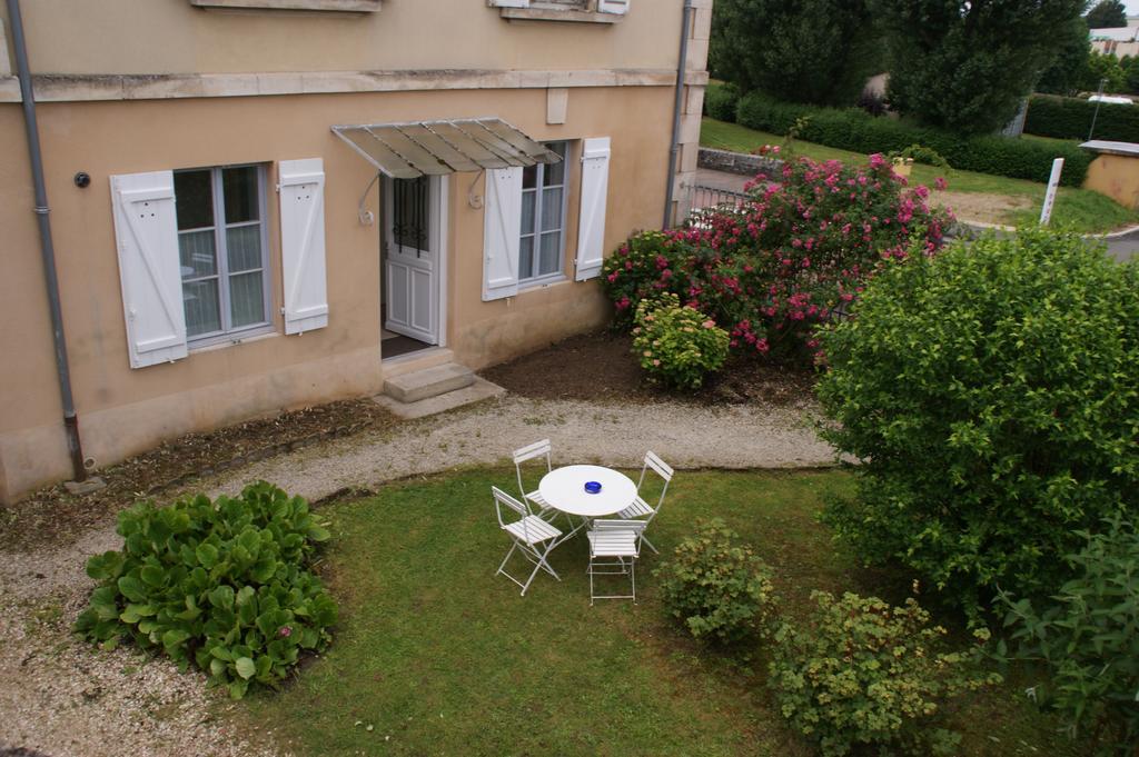 Gite Les Minimes Avallon Esterno foto