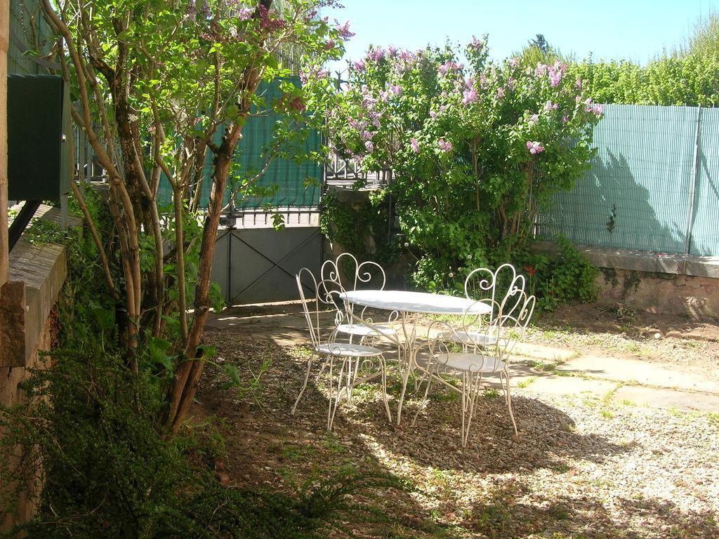Gite Les Minimes Avallon Esterno foto